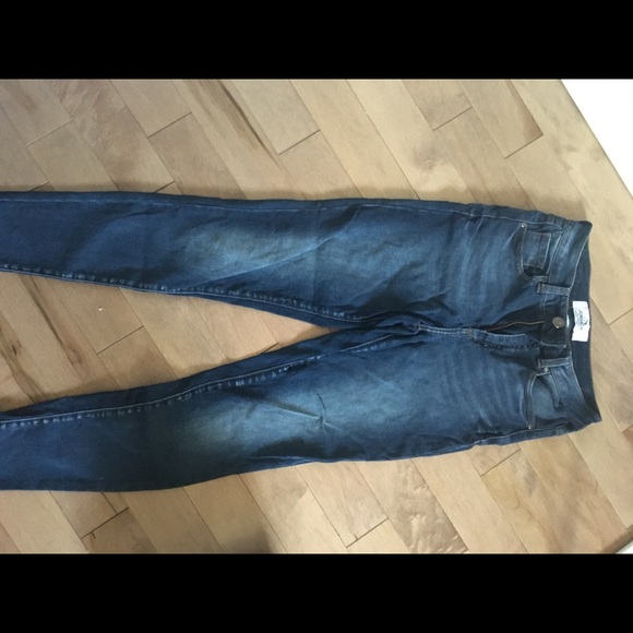 Blue Jordache jeans - Picture 3 of 3